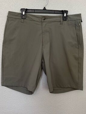Lululemon Commission Shorts in Sage Grey size 36